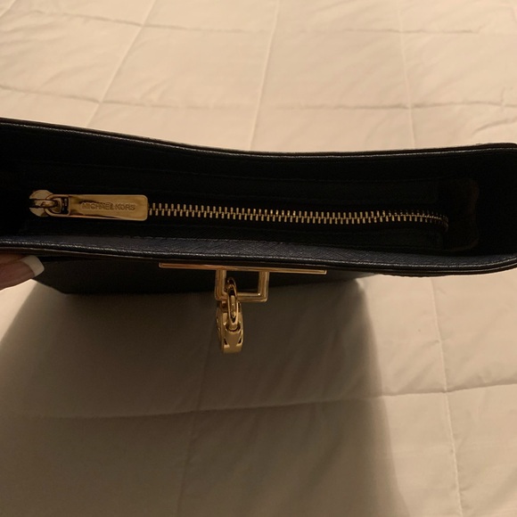 MICHAEL KORS INDIGO BLUE SAFFIANO LEATHER SHOULDER BAG - Picture 6 of 14